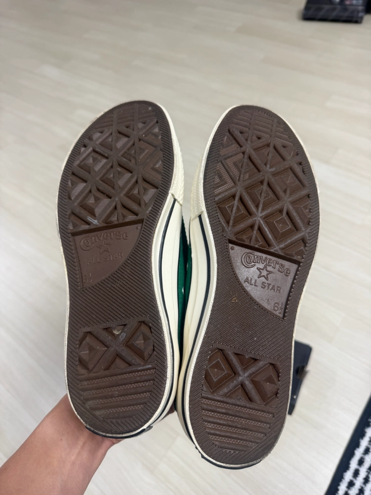 캔버스 척테일러 250 이미지