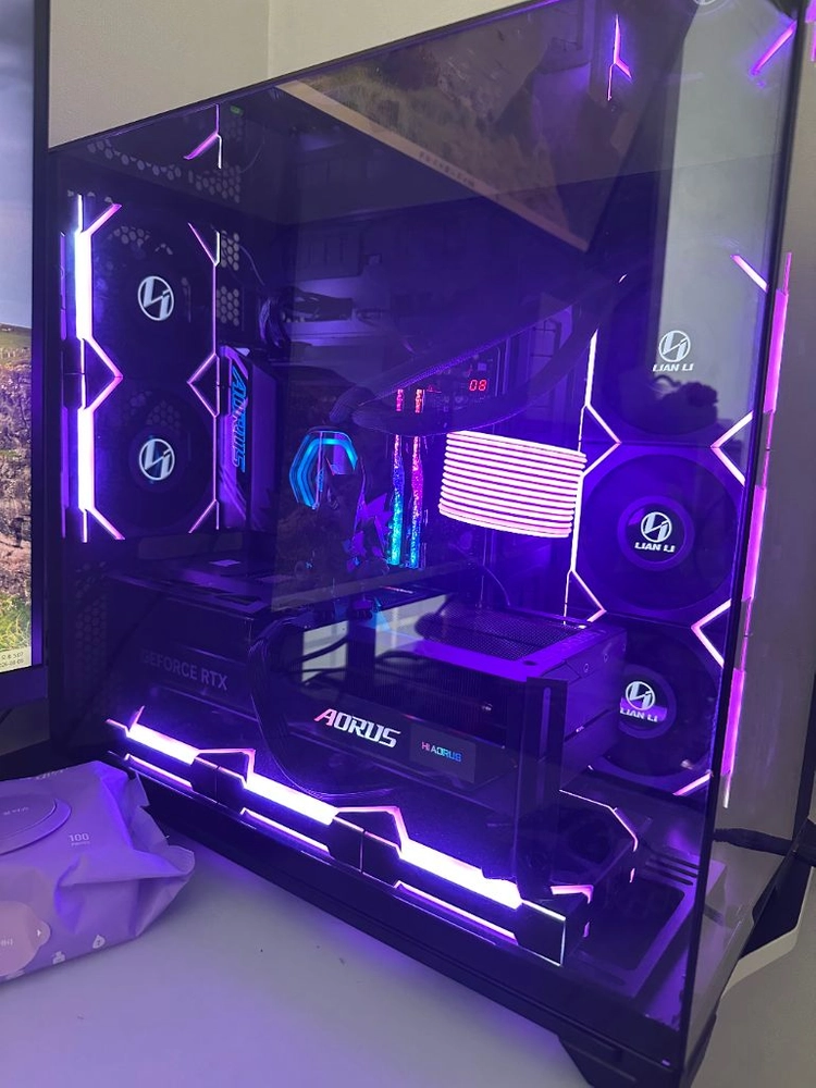 9850X3D 5080 초고사양 리안리 본체 - 안심되는 중고거래