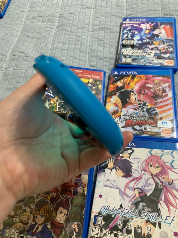[게임 5개 포함] 소니 PS비타 PSVita 2세대 아쿠아 블루 팝니다. 이미지