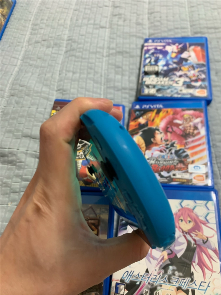 [게임 5개 포함] 소니 PS비타 PSVita 2세대 아쿠아 블루 팝니다. 이미지
