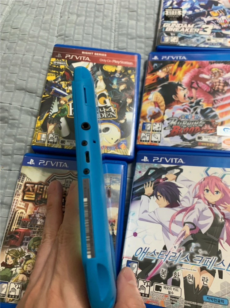[게임 5개 포함] 소니 PS비타 PSVita 2세대 아쿠아 블루 팝니다. 이미지