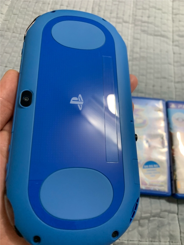 [게임 4개 포함] 소니 PS비타 PSVita 2세대 블랙&블루 팝니다. 이미지