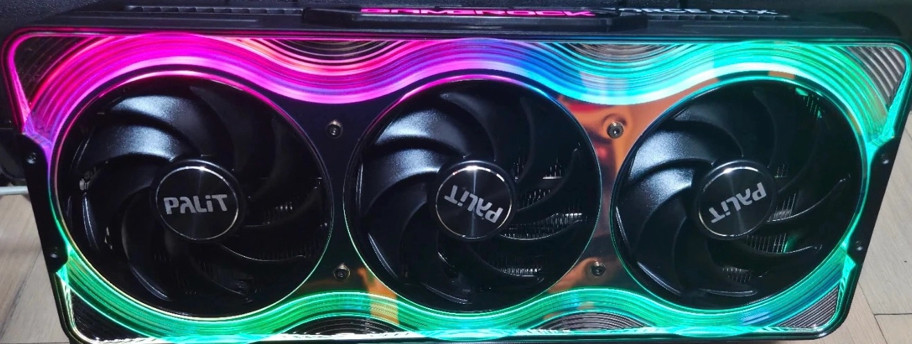 RTX 5090 슈라우드(기판O) 그래픽카드 이미지