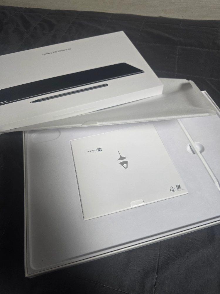 갤럭시 탭 s11 울트라 256g 5g + 라미 s 펜과 북커버 이미지