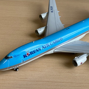 1:400 JC wings 대한항공 cargo 747-8F HL7639 이미지