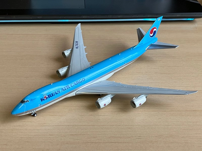 1:400 JC wings 대한항공 cargo 747-8F HL7639 이미지