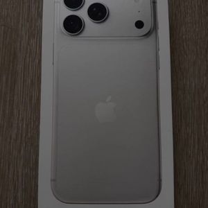 아이폰 18프로맥스 실버 512GB 자급제 이미지
