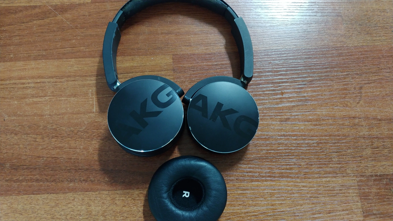 블루투스 헤드폰 삼성 AKG Y50, 소니 MDR-1ABT, 스틸 시리즈 Arctis Pro Wireless 이미지