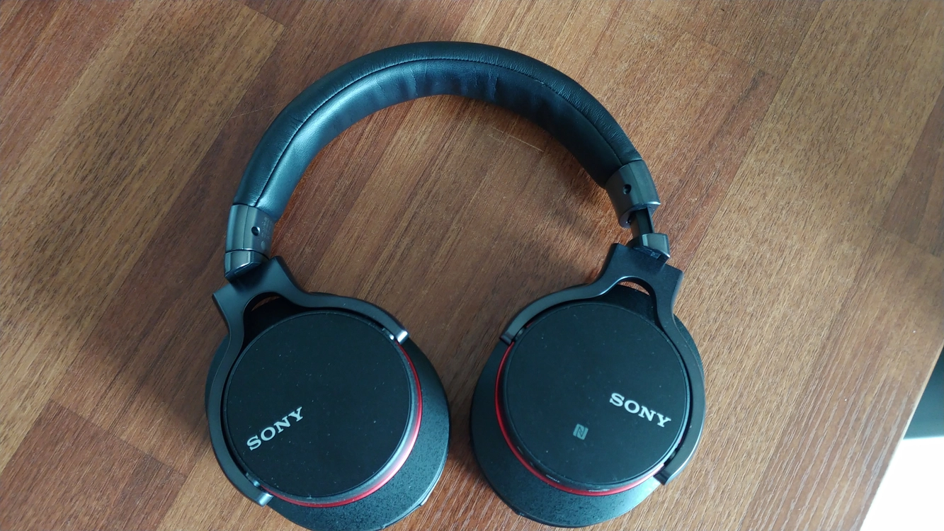 블루투스 헤드폰 삼성 AKG Y50, 소니 MDR-1ABT, 스틸 시리즈 Arctis Pro Wireless 이미지