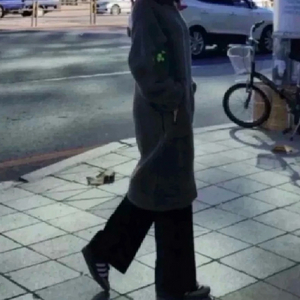 뷰티앤유스뽀글이코트 이미지