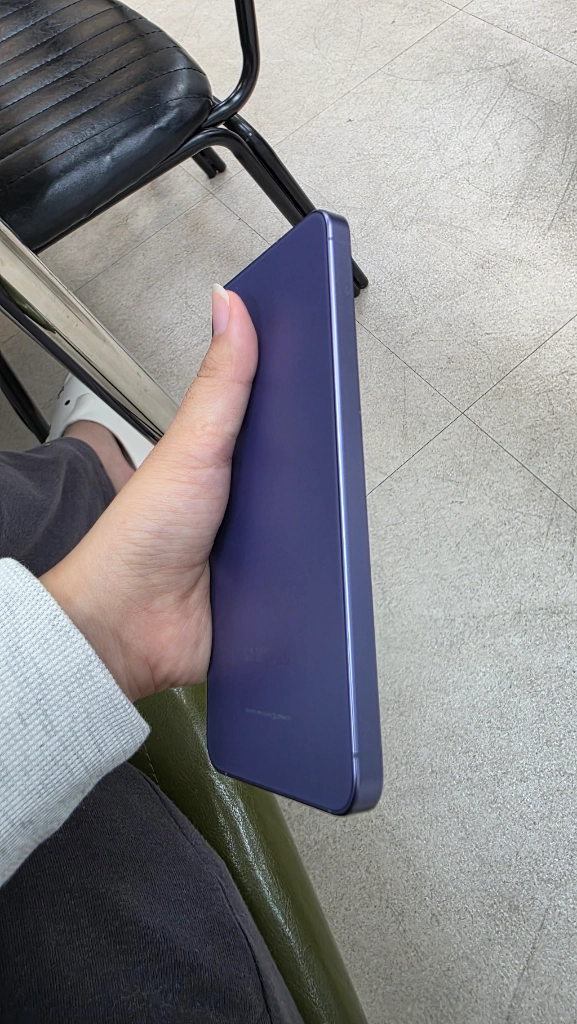 갤럭시s24 256 바이올렛 무잔상 측면기스 b급 싸게처분 쿨거래 이미지