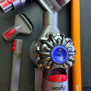 Dyson V8 다이슨 무선청소기 세트 이미지