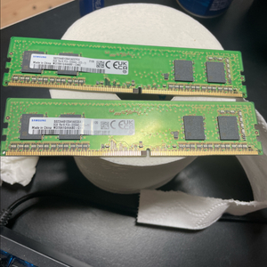 DDR4 8GB 메모리 2개 세트 이미지