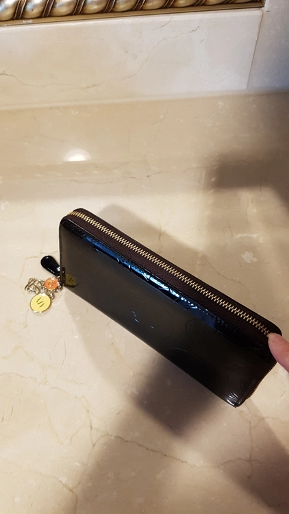 (백화점정품) 루이까또즈 블랙 에나멜 장지갑 이미지