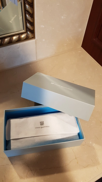 (백화점정품) 루이까또즈 블랙 에나멜 장지갑 이미지