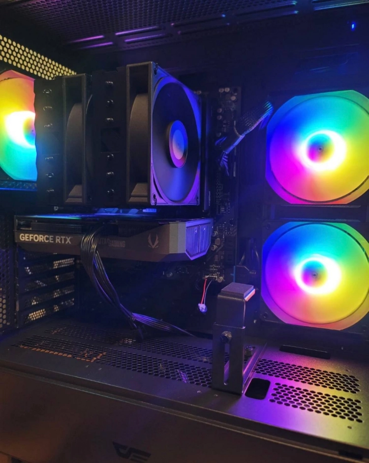게이밍pc 컴퓨터 AMD 7700X3D, DDR5 16GB, RTX 5060TI 이미지