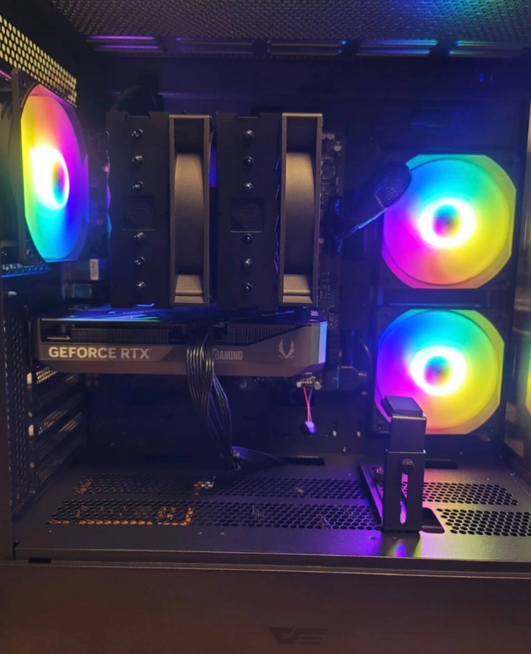 게이밍pc 컴퓨터 AMD 7700X3D, DDR5 16GB, RTX 5060TI 이미지
