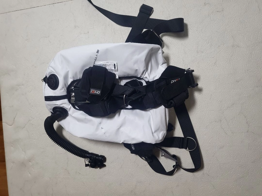 다이브원 언리미티드 f30 bcd 스쿠버다이빙 - 안심되는 중고거래