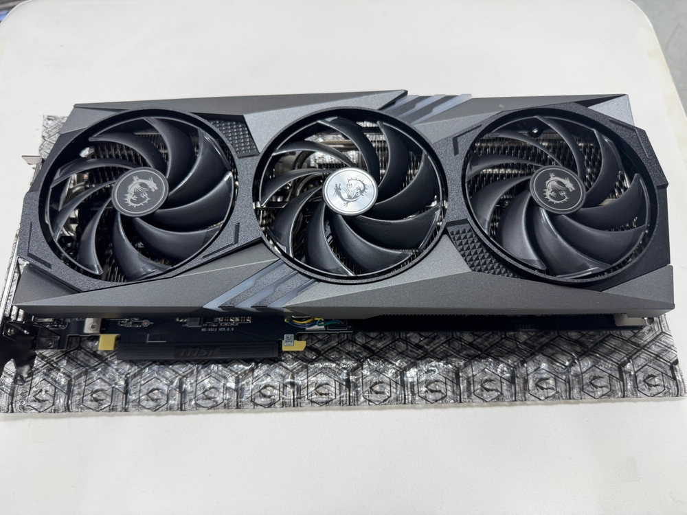MSI RTX 4070 TRIO 12G 팝니다 - 안심되는 중고거래