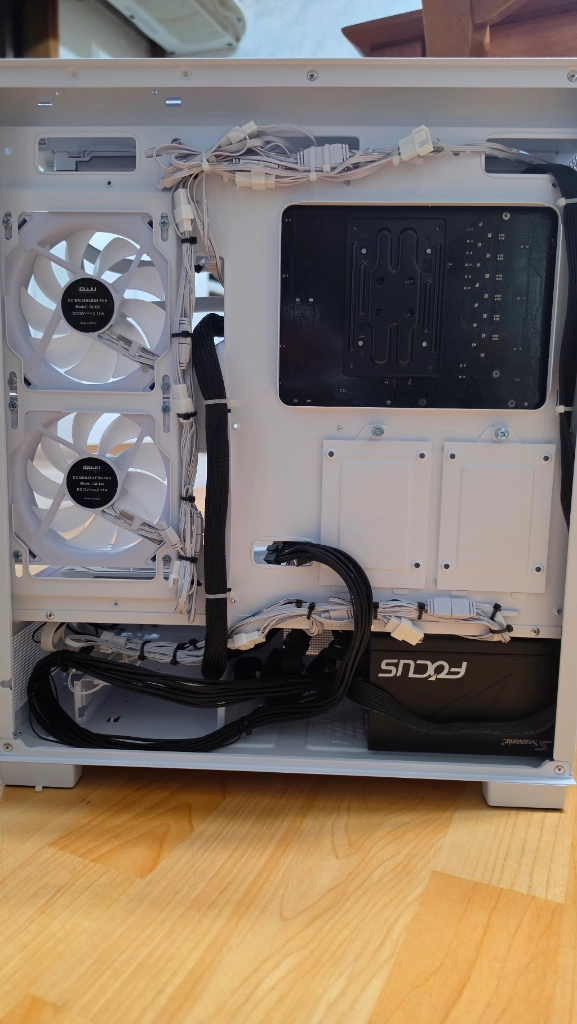 라이젠 7800x3d rtx5070 컴퓨터 본체 이미지