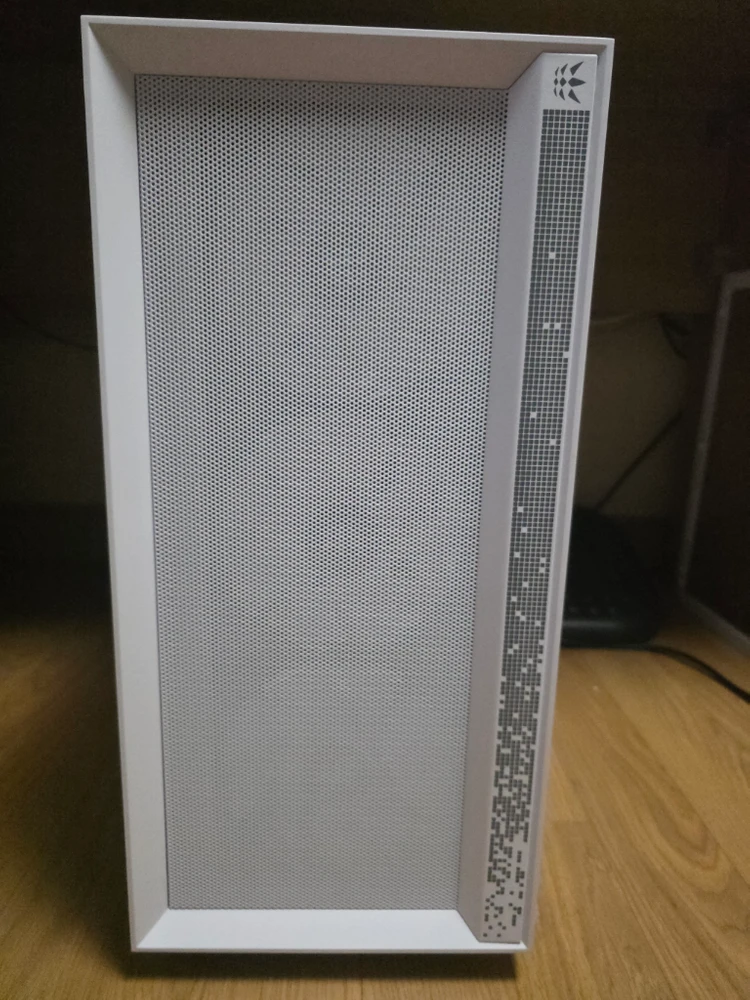 AMD 라이젠 9800x3d, ssd1테라, 램 32기가 등 컴퓨터 글카제외 화이트 반본체 판매 이미지