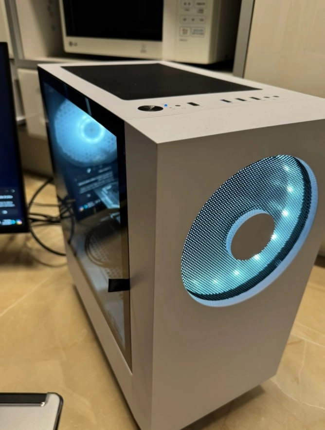 조립 게이밍 컴퓨터 판매해요 4060ti, i5, 16gb, 2tb ssd 이미지