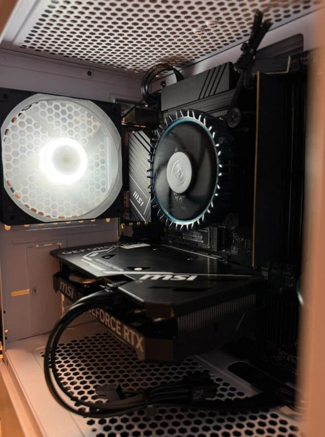 조립 게이밍 컴퓨터 판매해요 4060ti, i5, 16gb, 2tb ssd 이미지