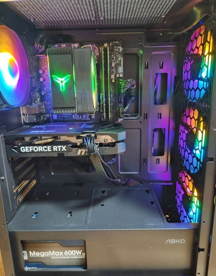데스크탑 i5 14400F RTX5060 본체 컴퓨터 이미지