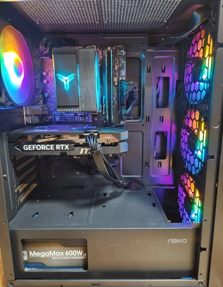 데스크탑 i5 14400F RTX5060 본체 컴퓨터 이미지