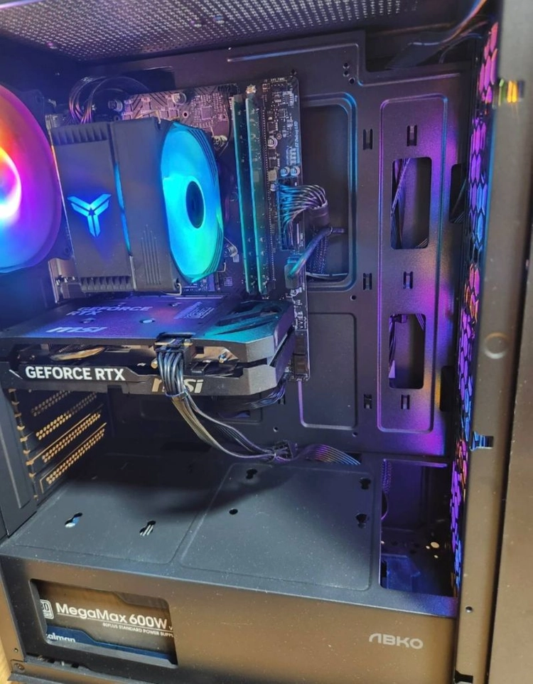 데스크탑 i5 14400F RTX5060 본체 컴퓨터 이미지