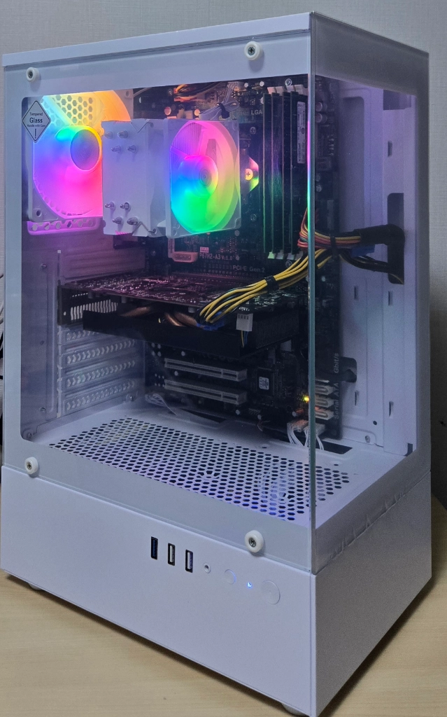 게임용 i7-3770동급 화이트 컴퓨터 이미지