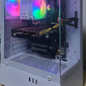 게임용 i7-3770동급 화이트 컴퓨터 이미지