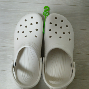크록스 화이트 이미지