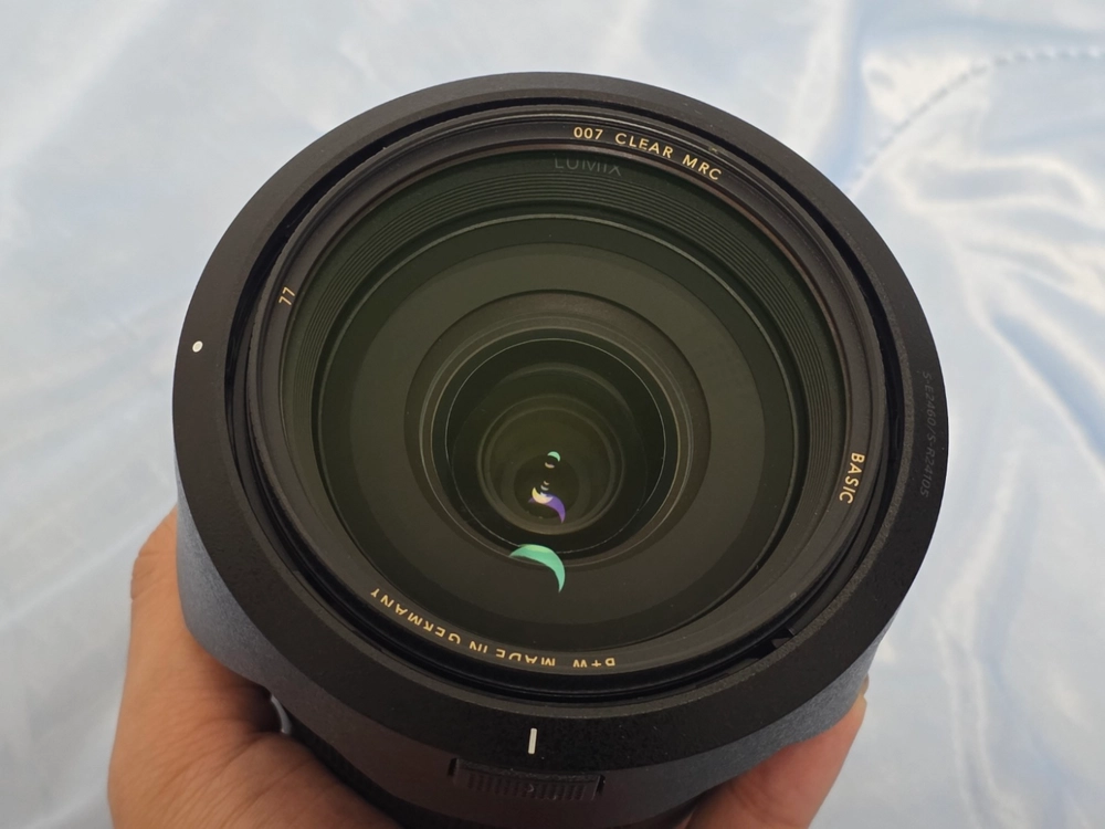 파나소닉 루믹스 S1R2 + 2460 렌즈 카메라 이미지