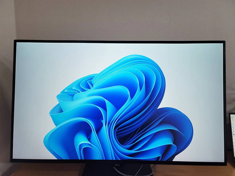 LG 43un700 4K 모니터 팝니다 - 안심되는 중고거래