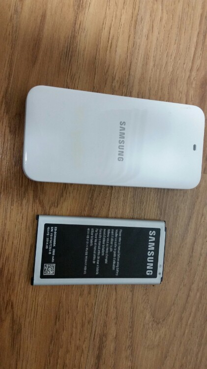 갤럭시s5 배터리및충전대--1