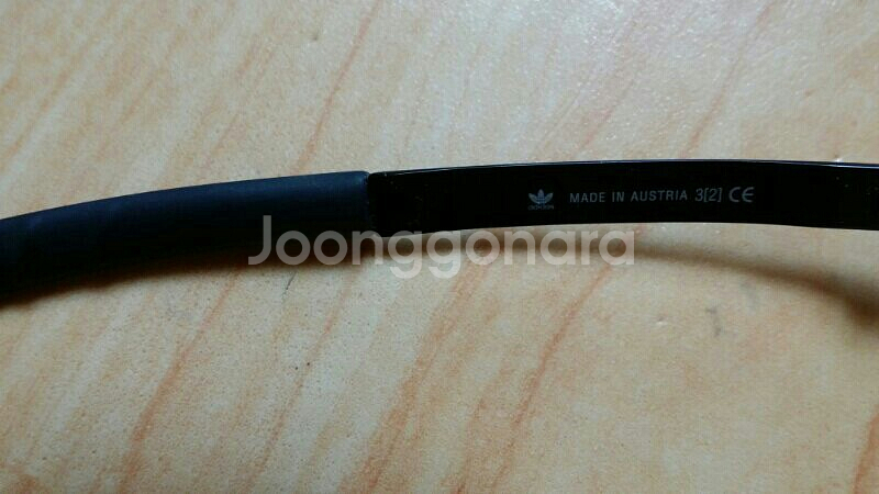 아디다스 선글라스  팝니다.--3