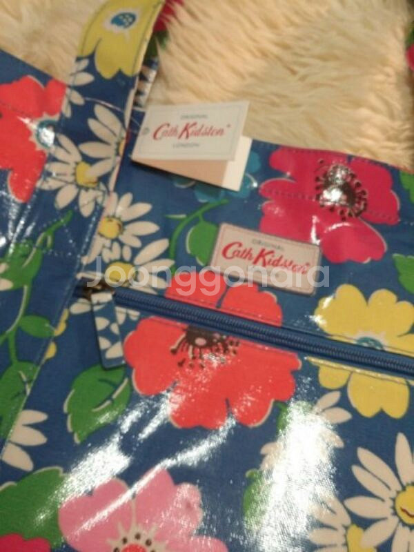 캐스키드슨 여행용 숄더백 파라다이스 플라워 한정판--1