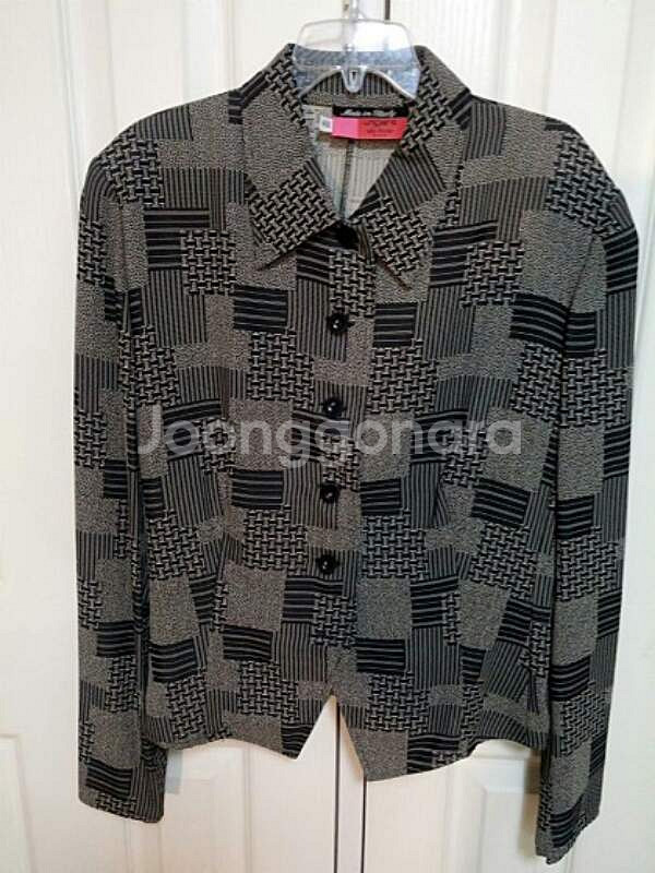 웅가로 블랙&그레이
자켓 겸 블라우스 55사이즈--0
