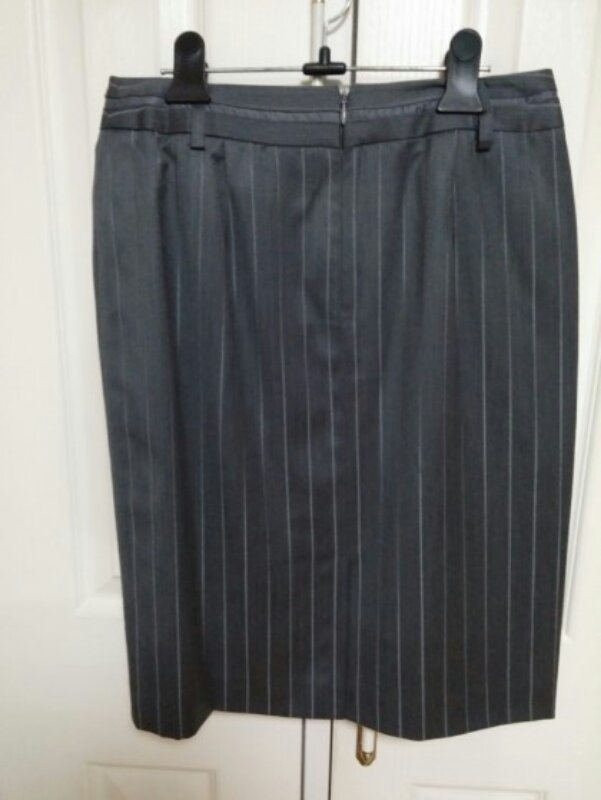 LINE BY LYNE 라인 스트라이프 모직 스커--3