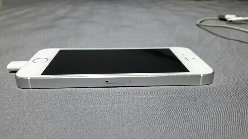 아이폰5s  16g    21만 사진확인필--6