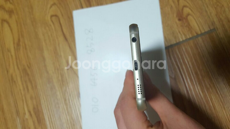 갤럭시s6 64GB 골드 한달미만사용 팝니다.--3