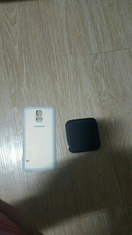 겔럭시s5무선충전기--0