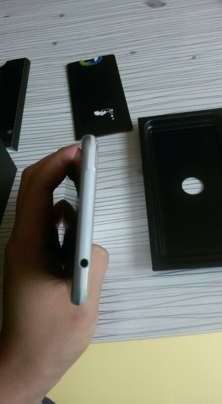 루나폰 팝니다 박스풀skt 이미지