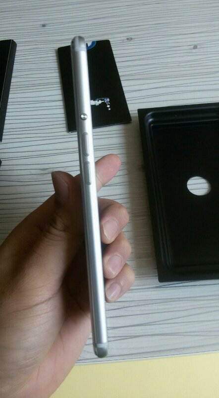 루나폰 팝니다 박스풀skt 이미지