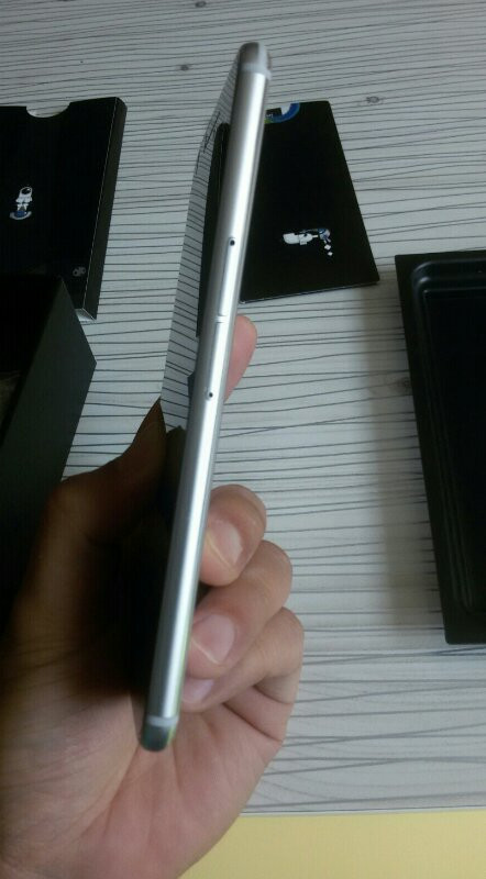 루나폰 팝니다 박스풀skt 이미지