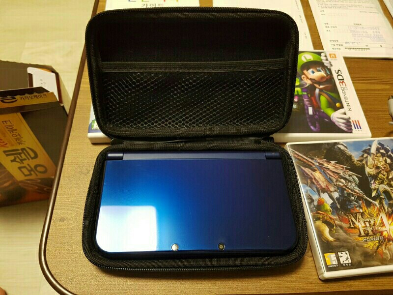 뉴 닌텐도3ds xl + 충전기 팝니다--5