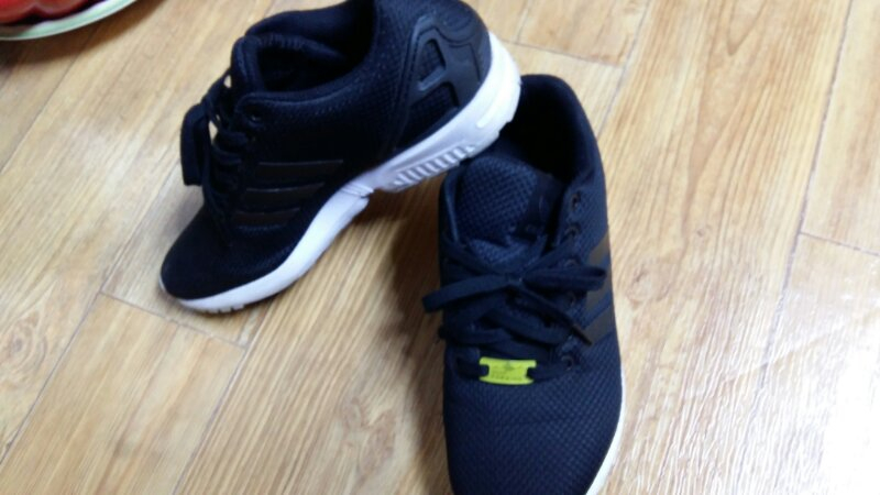 아디다스 ZX FLUX 이미지