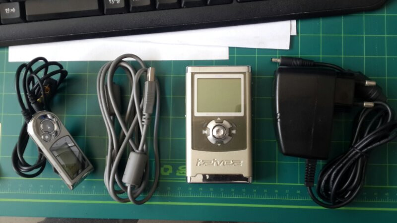 아이리버 h120 하드mp3팝니다.--1