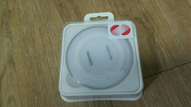 삼성 무선 급속 충전기 EP-PN920 이미지